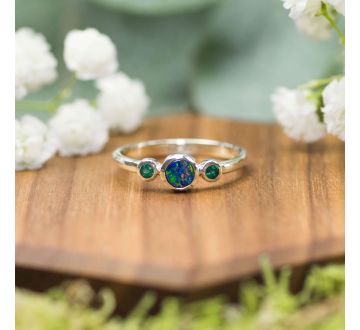 Strieborný prsteň s opálom a smaragdmi Universe