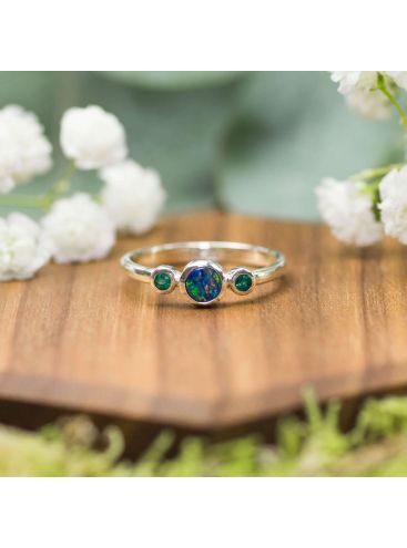 Strieborný prsteň s opálom a smaragdmi Universe